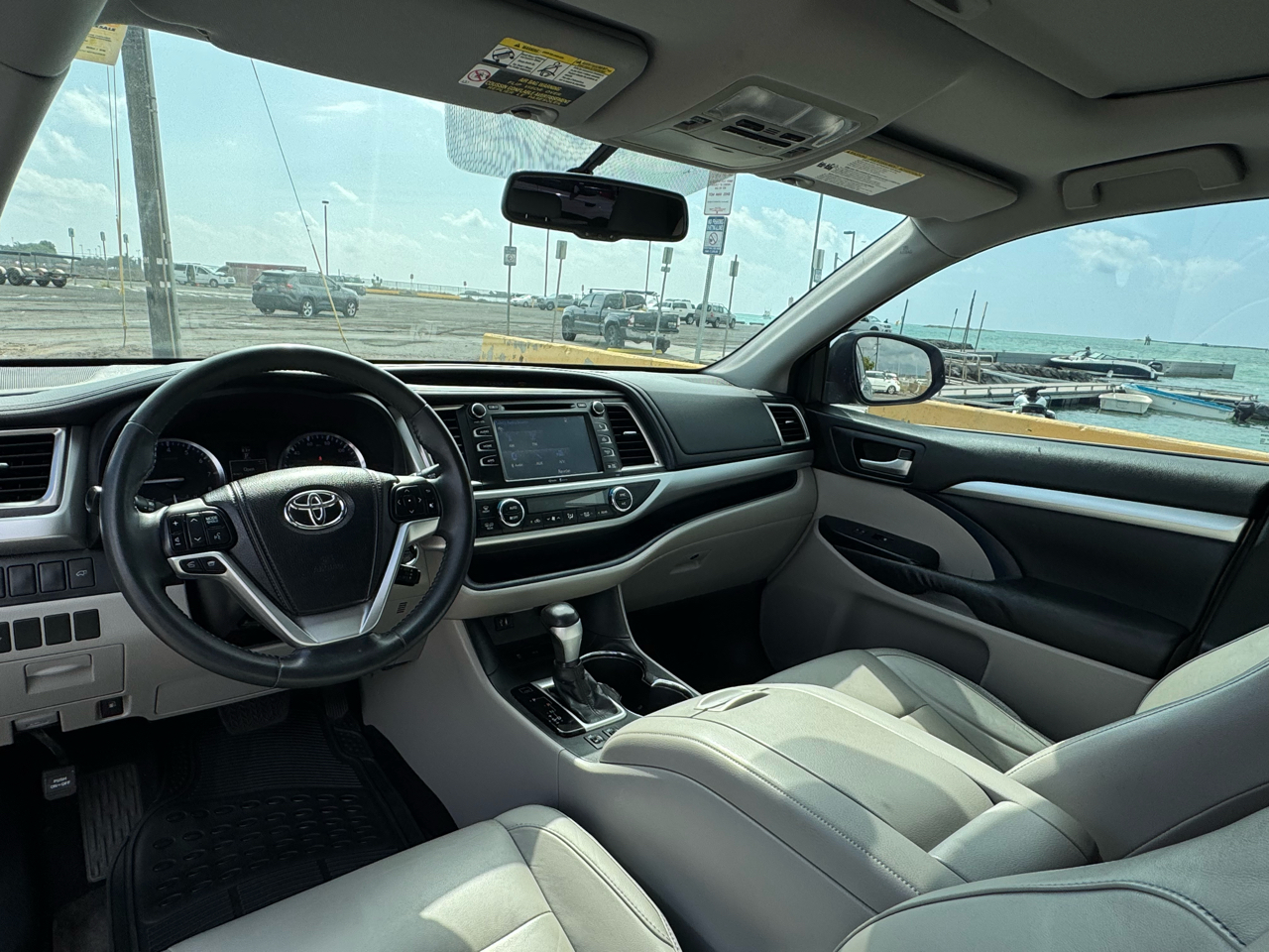 Toyota Highlander XLE FWD V6 2014