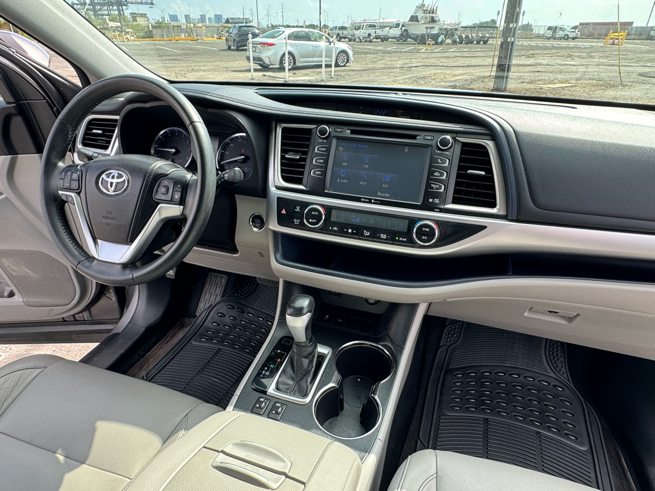 Toyota Highlander XLE FWD V6 2014