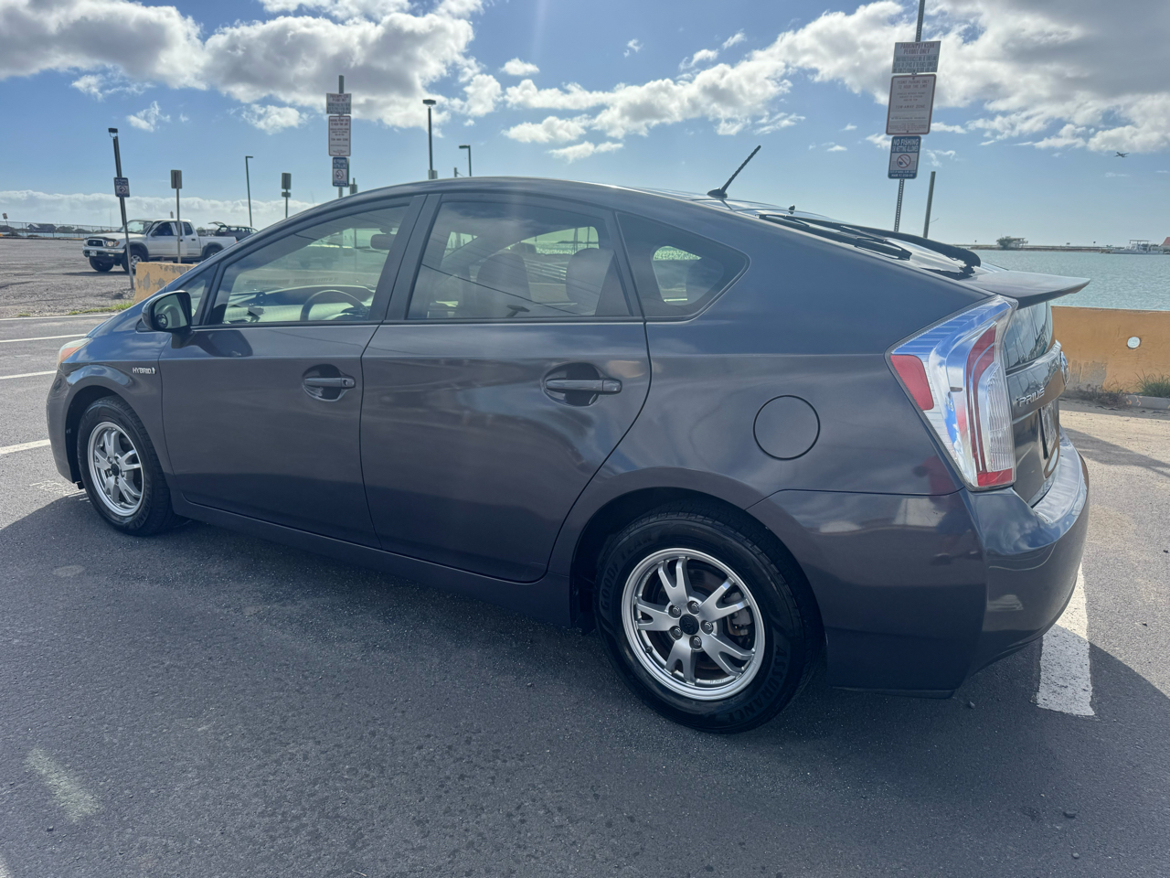 Toyota Prius Two 4D Hatchback 2015