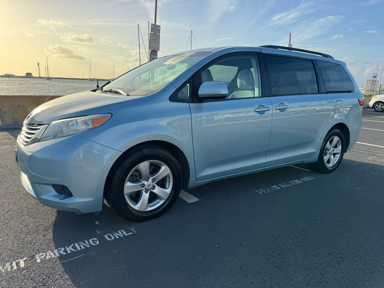 Toyota Sienna LE FWD 8-Passenger V6 2015