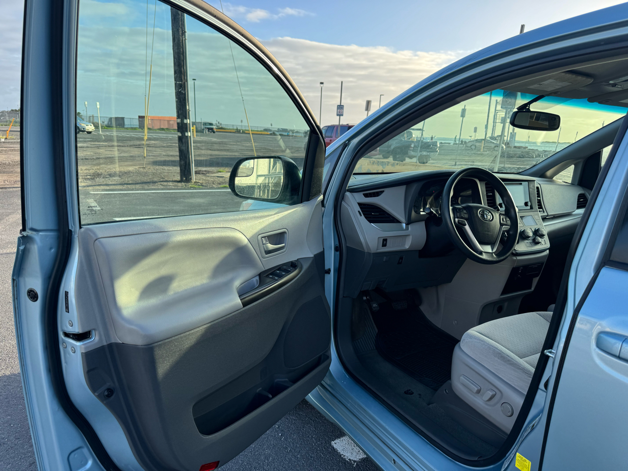 Toyota Sienna LE FWD 8-Passenger V6 2015