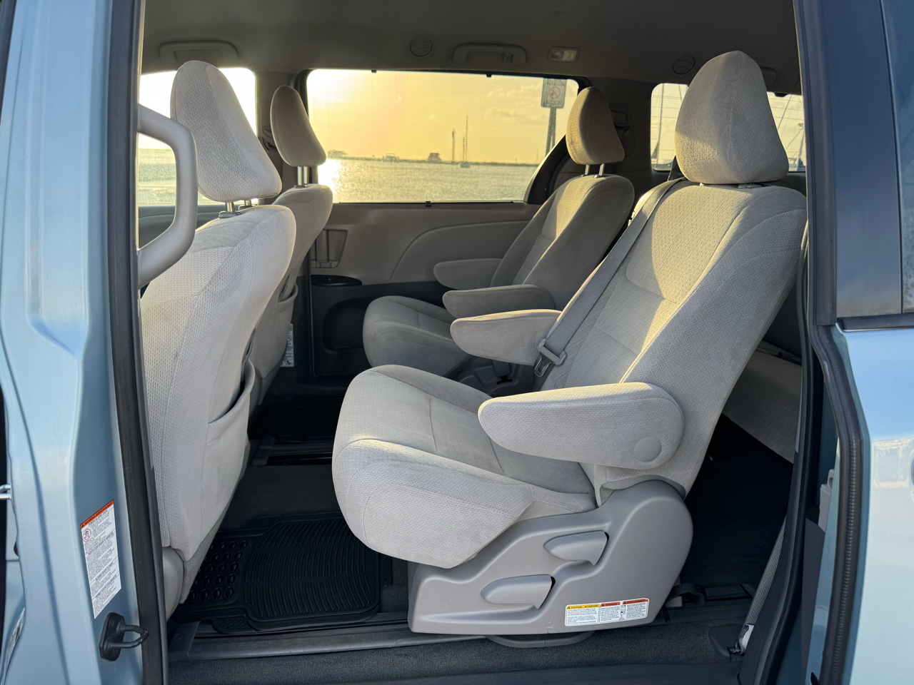 Toyota Sienna LE FWD 8-Passenger V6 2015