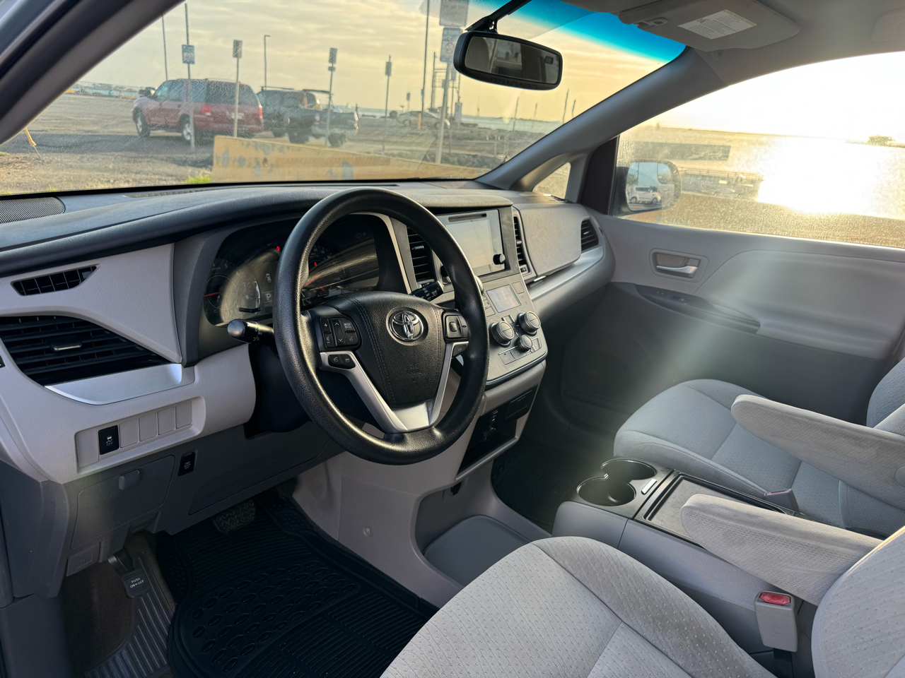 Toyota Sienna LE FWD 8-Passenger V6 2015