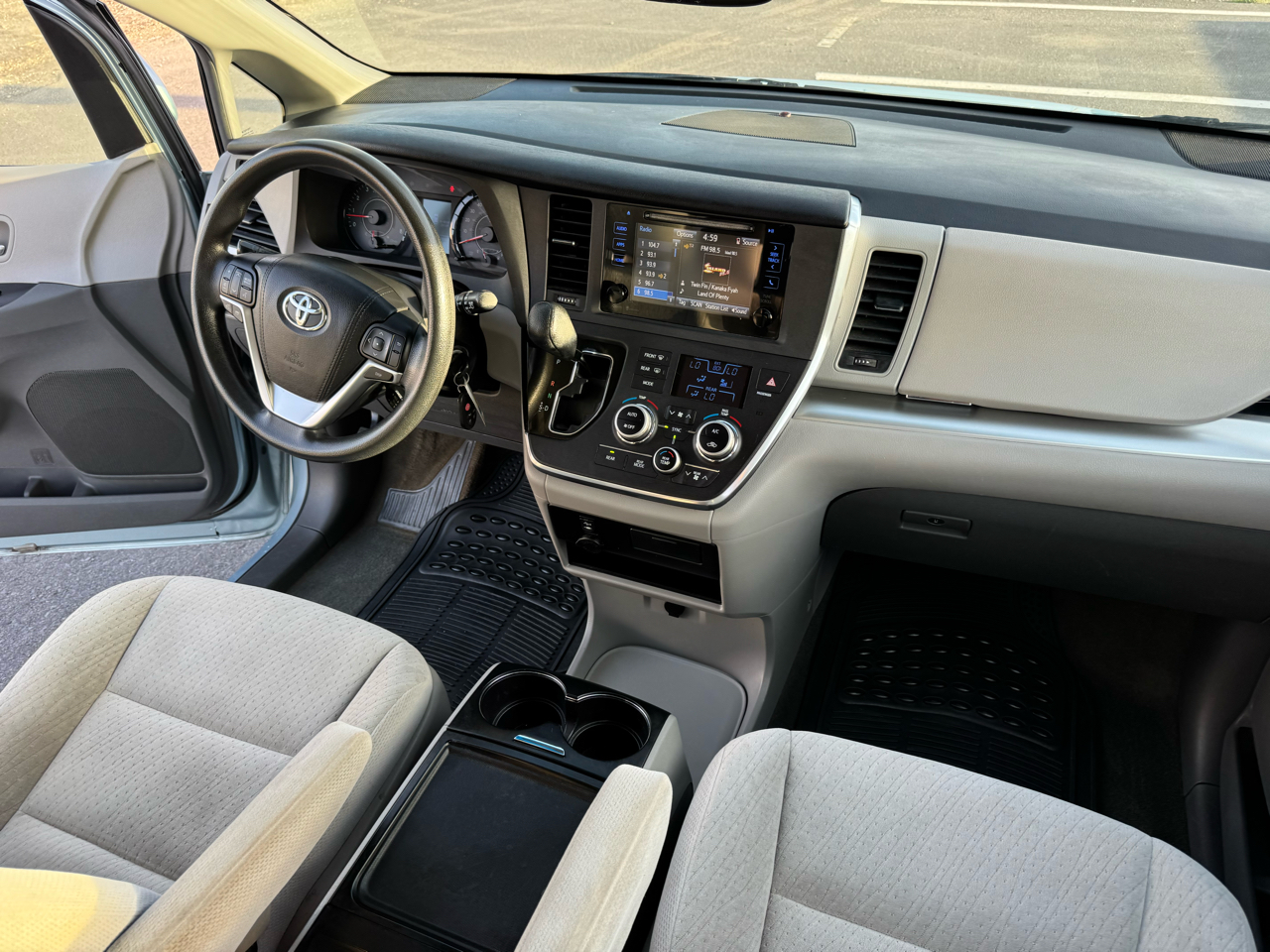 Toyota Sienna LE FWD 8-Passenger V6 2015