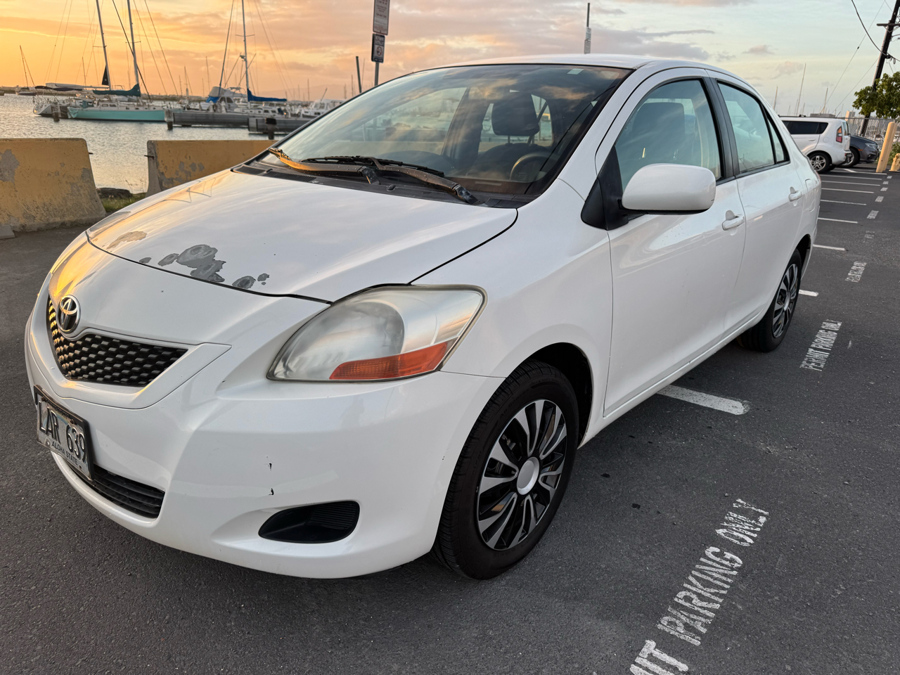 Toyota Yaris Sedan 4-Speed AT 2010