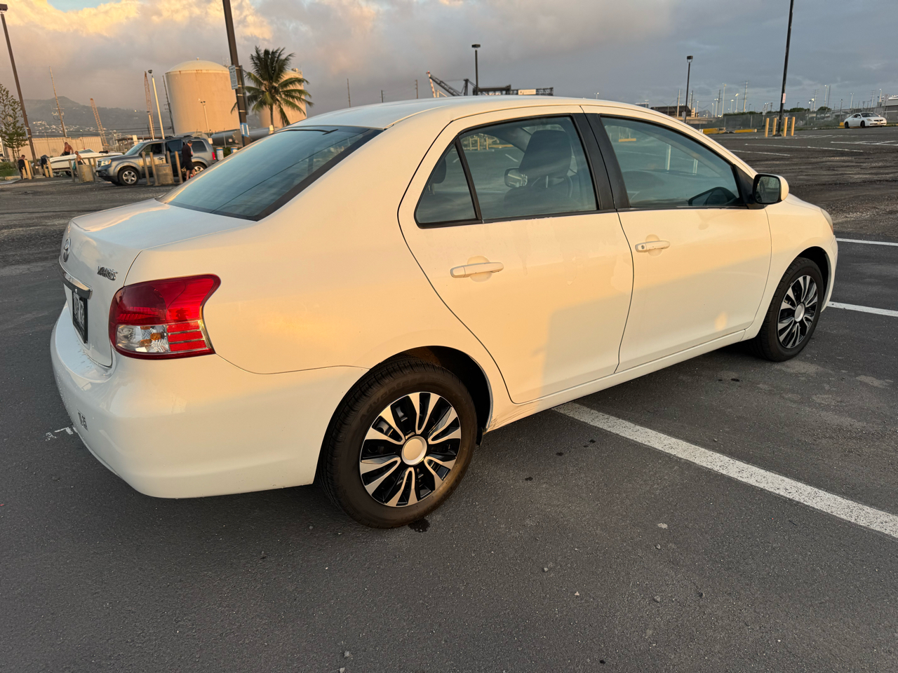 Toyota Yaris Sedan 4-Speed AT 2010