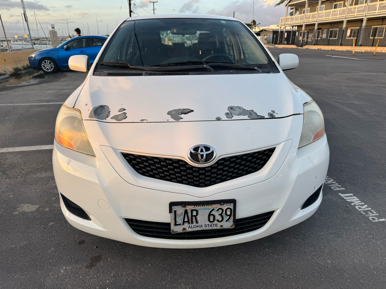 Toyota Yaris Sedan 4-Speed AT 2010