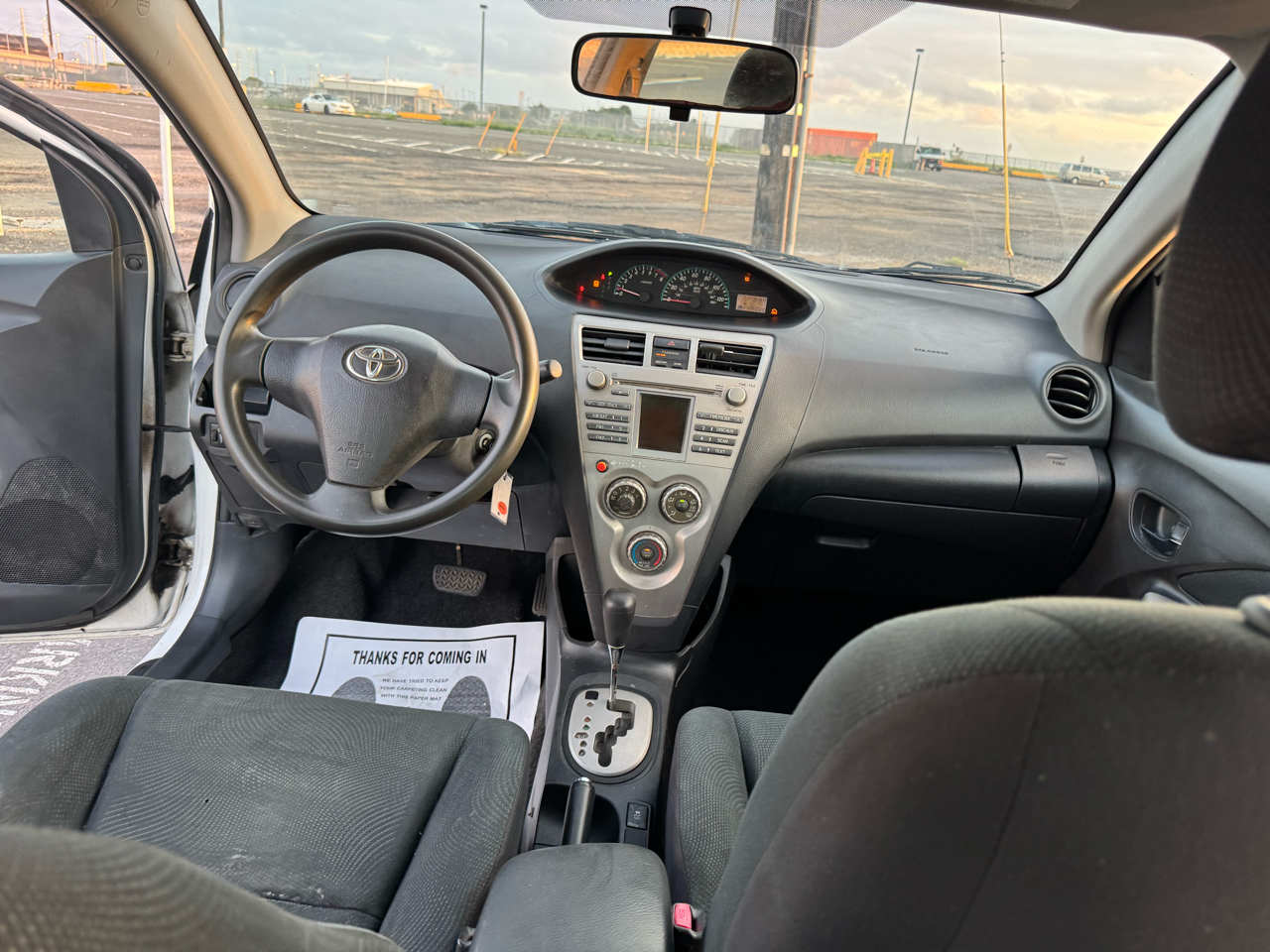 Toyota Yaris Sedan 4-Speed AT 2010