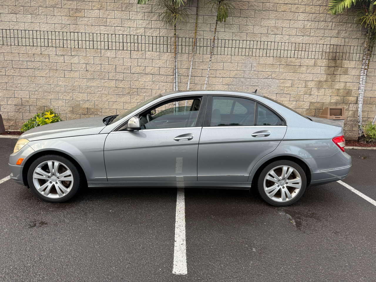 Mercedes-Benz C-Class C300 Luxury Sedan 2009