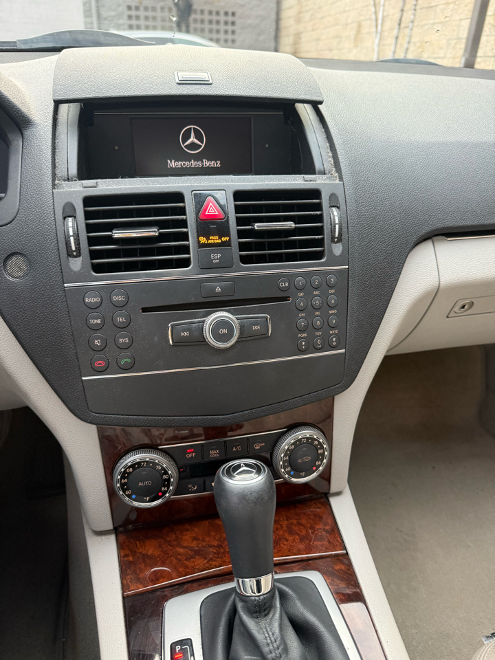 Mercedes-Benz C-Class C300 Luxury Sedan 2009