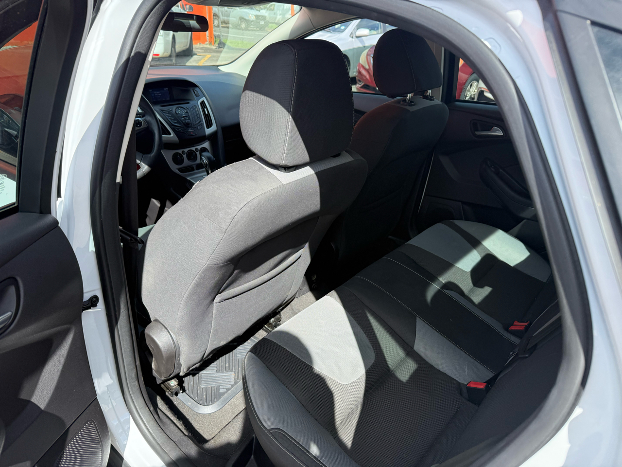 Ford Focus SE Sedan 2014