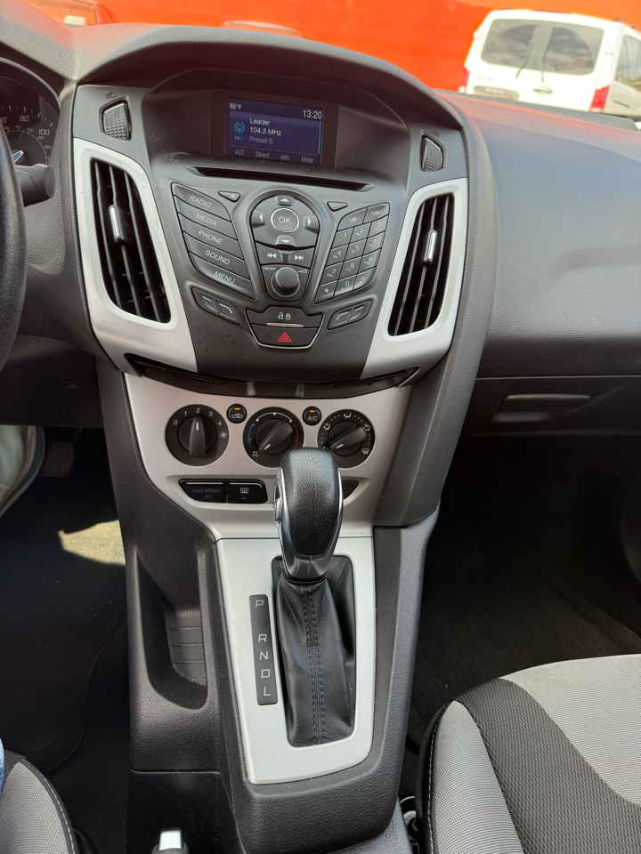 Ford Focus SE Sedan 2014