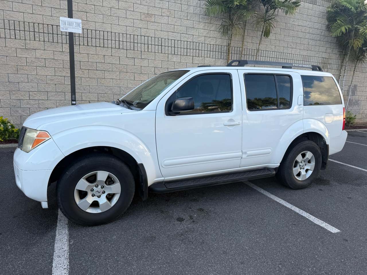 Nissan Pathfinder LE 2WD 2006