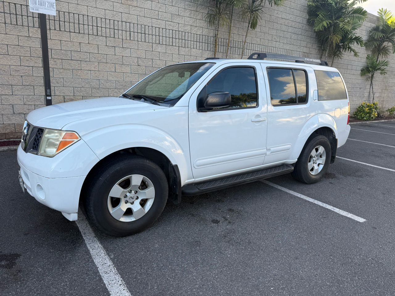 Nissan Pathfinder LE 2WD 2006