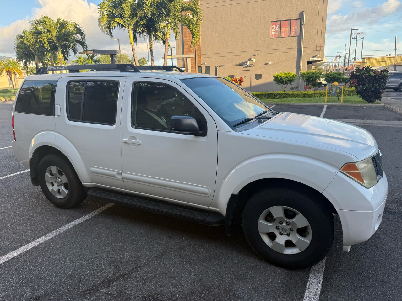 Nissan Pathfinder LE 2WD 2006