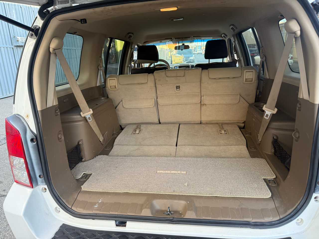 Nissan Pathfinder LE 2WD 2006