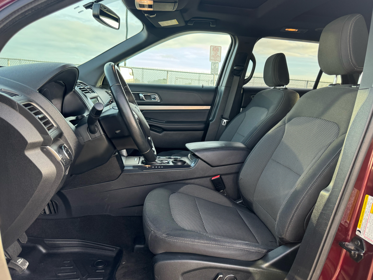 Ford Explorer XLT 2WD 2018