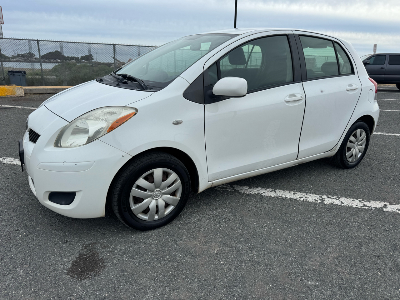 Toyota Yaris LE 4D Hatchback 2010