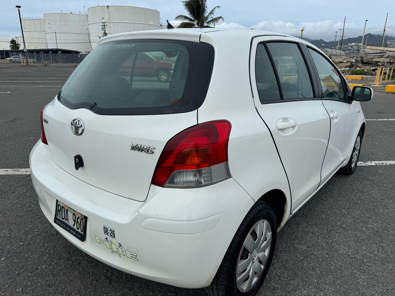 Toyota Yaris LE 4D Hatchback 2010