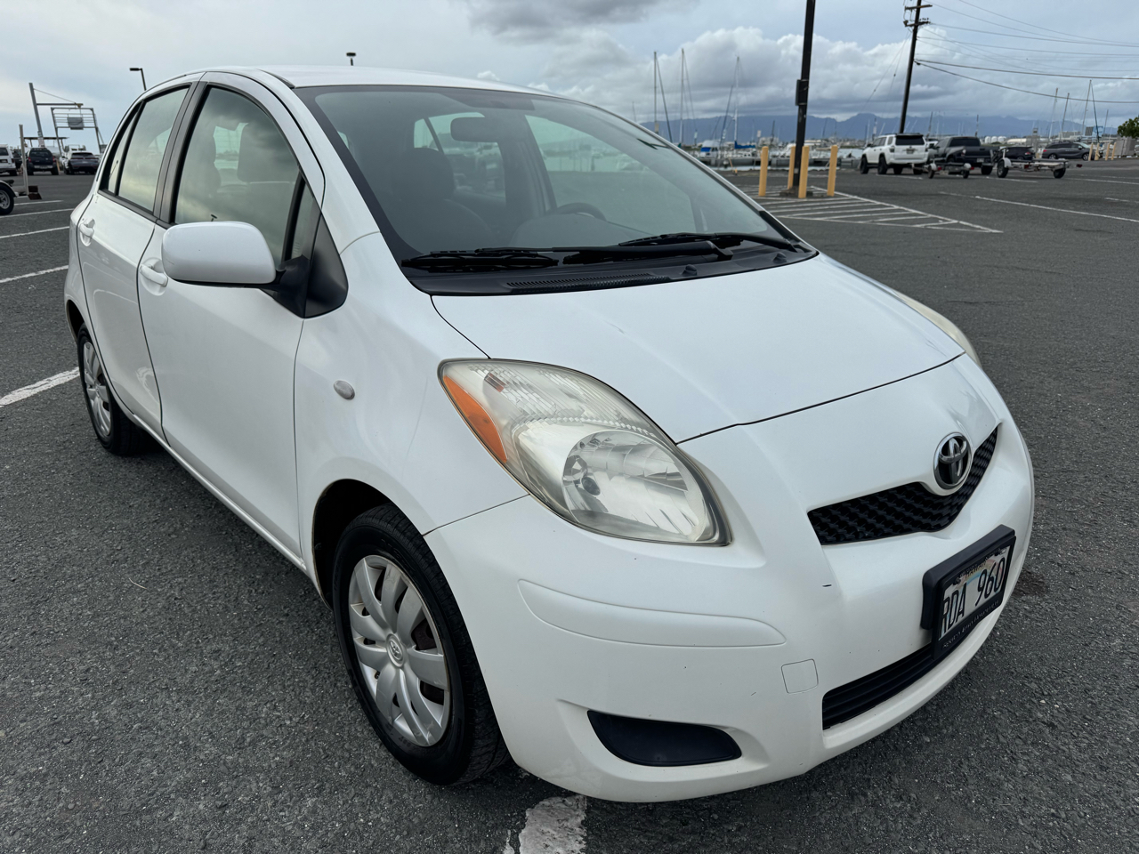 Toyota Yaris LE 4D Hatchback 2010