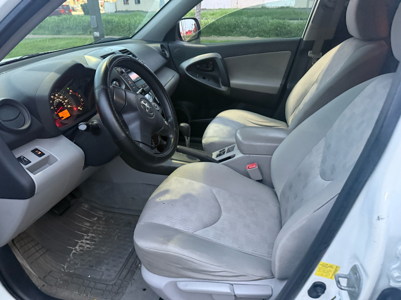 Toyota RAV4 Base I4 4WD with 3rd Row 2011