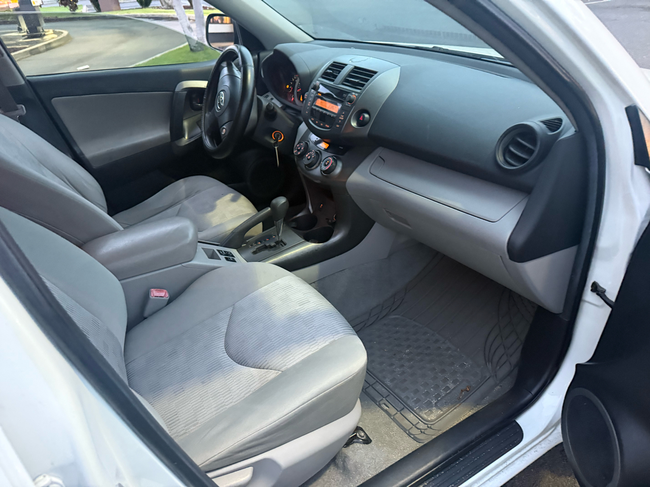 Toyota RAV4 Base I4 4WD with 3rd Row 2011