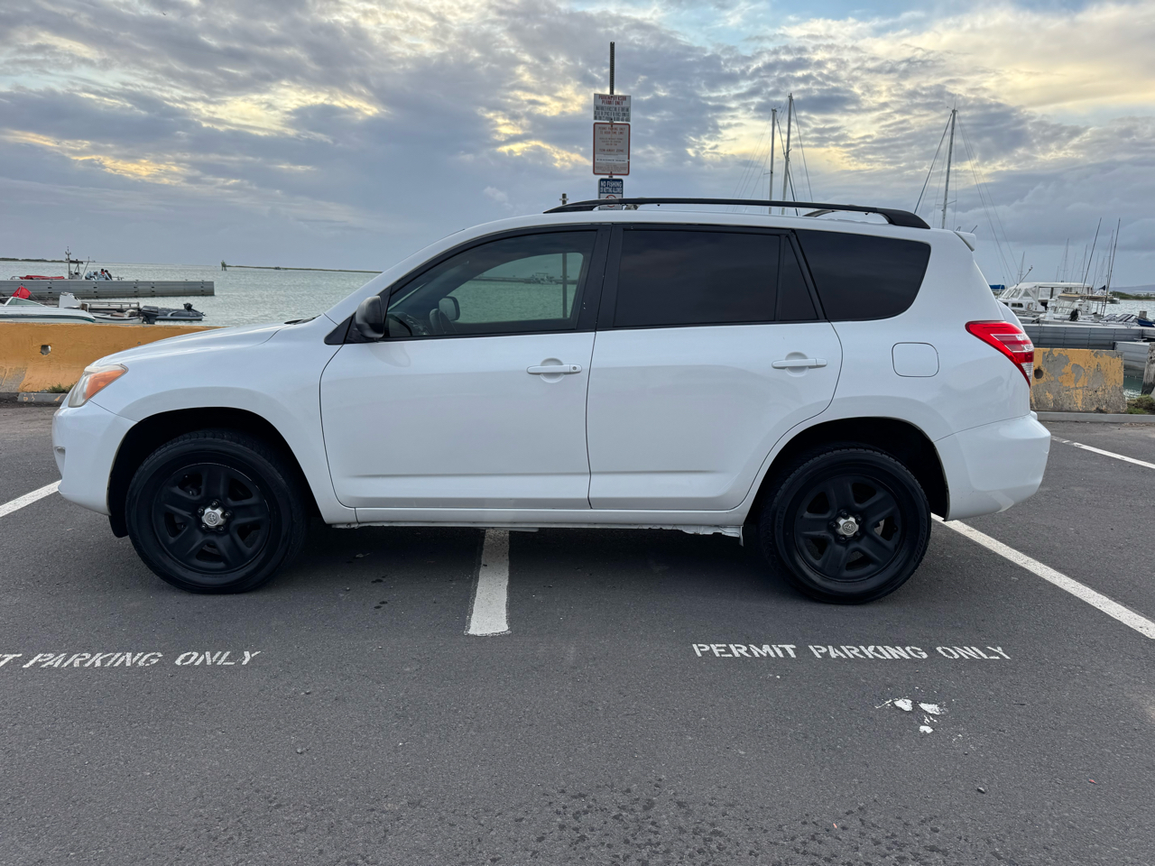 Toyota RAV4 Base I4 4WD with 3rd Row 2011