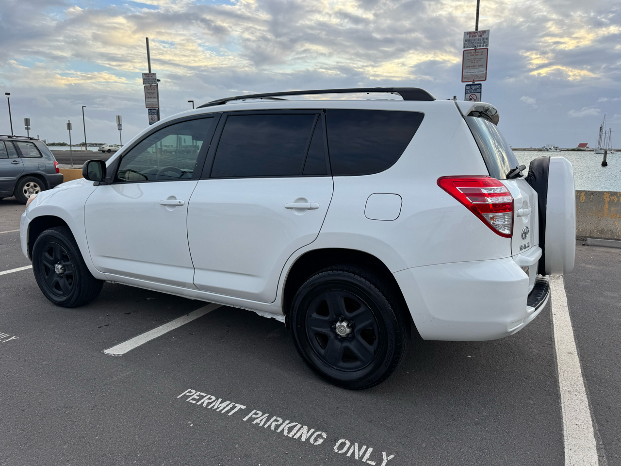 Toyota RAV4 Base I4 4WD with 3rd Row 2011