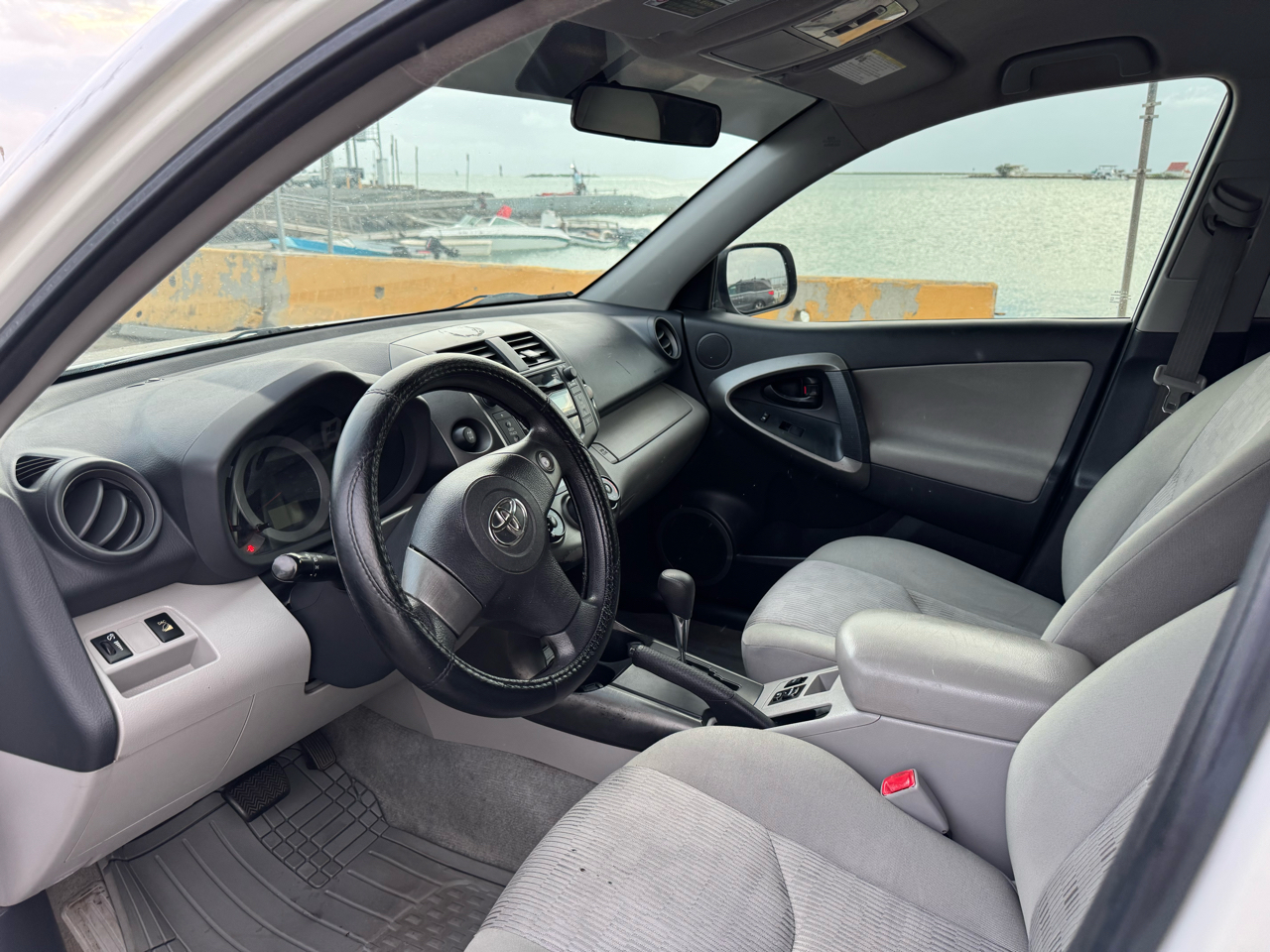 Toyota RAV4 Base I4 4WD with 3rd Row 2011