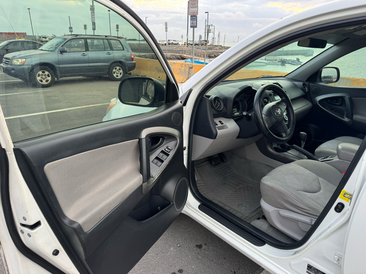 Toyota RAV4 Base I4 4WD with 3rd Row 2011