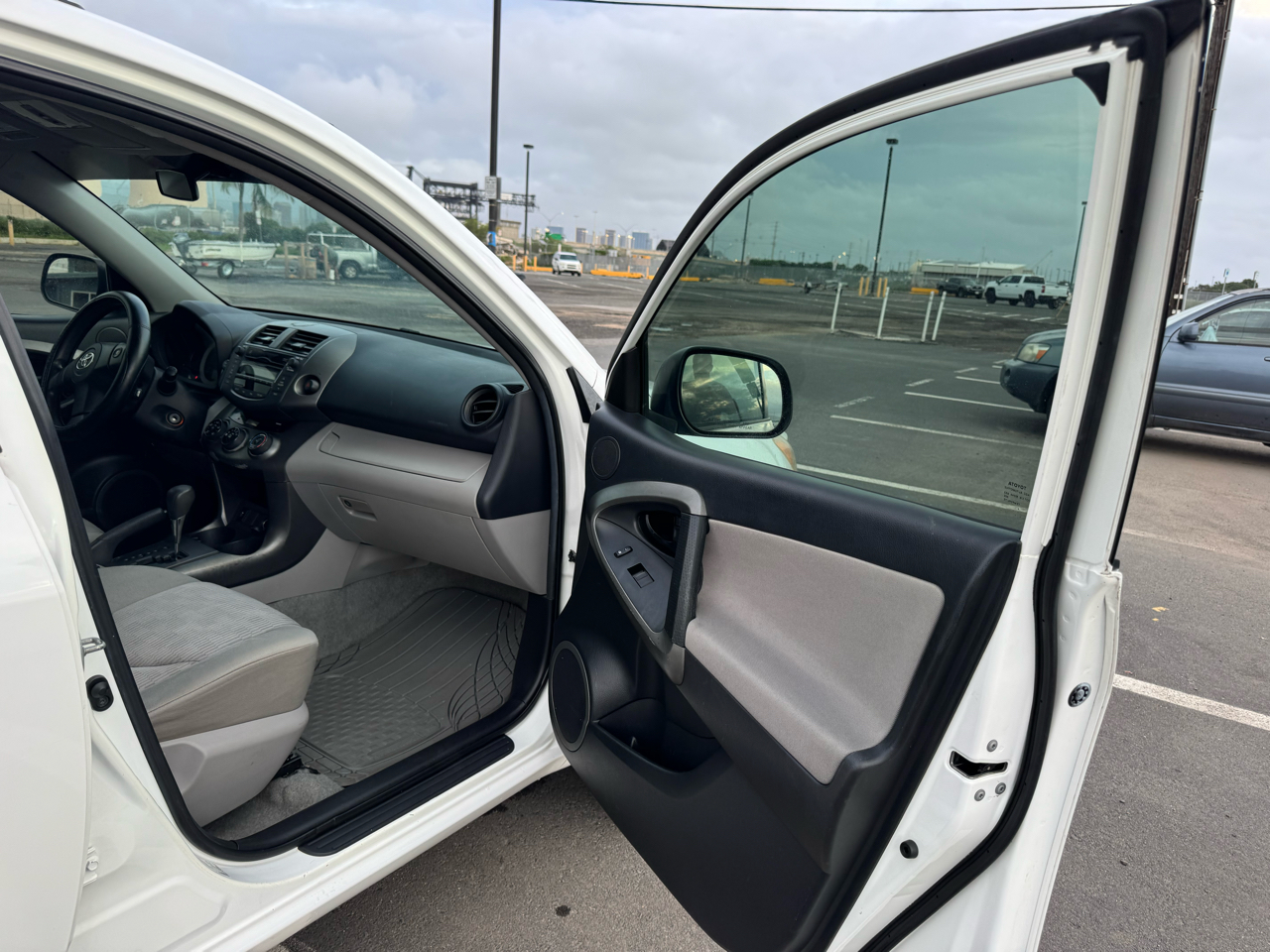 Toyota RAV4 Base I4 4WD with 3rd Row 2011