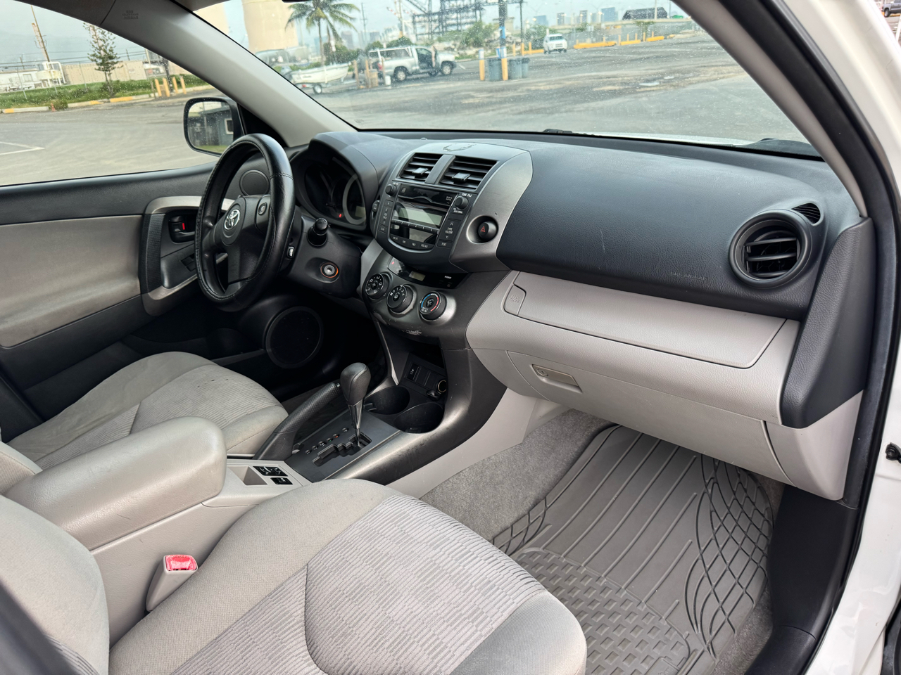 Toyota RAV4 Base I4 4WD with 3rd Row 2011