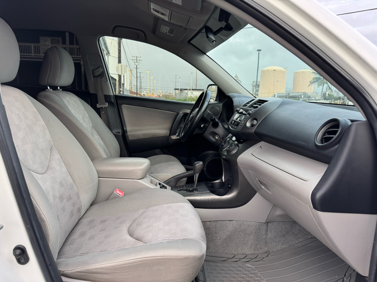 Toyota RAV4 Base I4 4WD with 3rd Row 2011