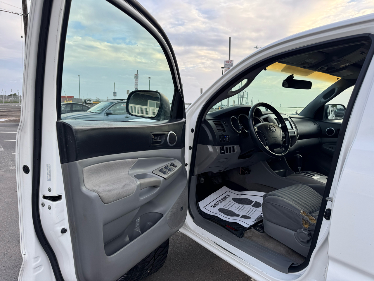 Toyota Tacoma PreRunner Double Cab V6 Auto 2WD 2006