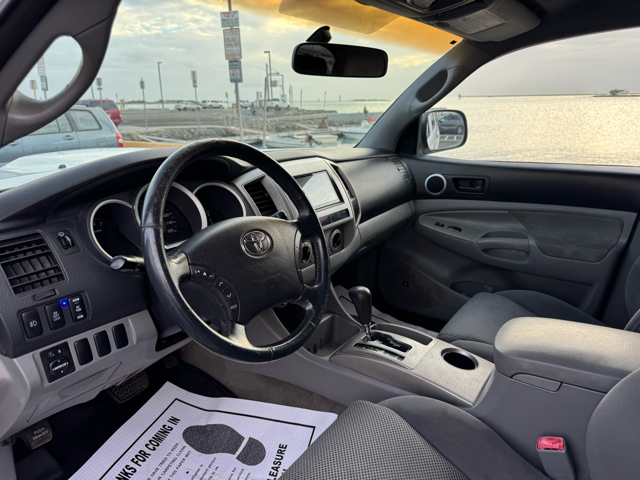 Toyota Tacoma PreRunner Double Cab V6 Auto 2WD 2006