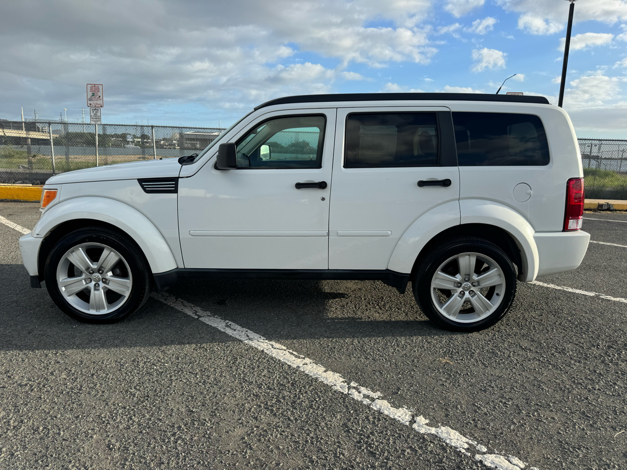 Dodge Nitro Heat 2WD 2011