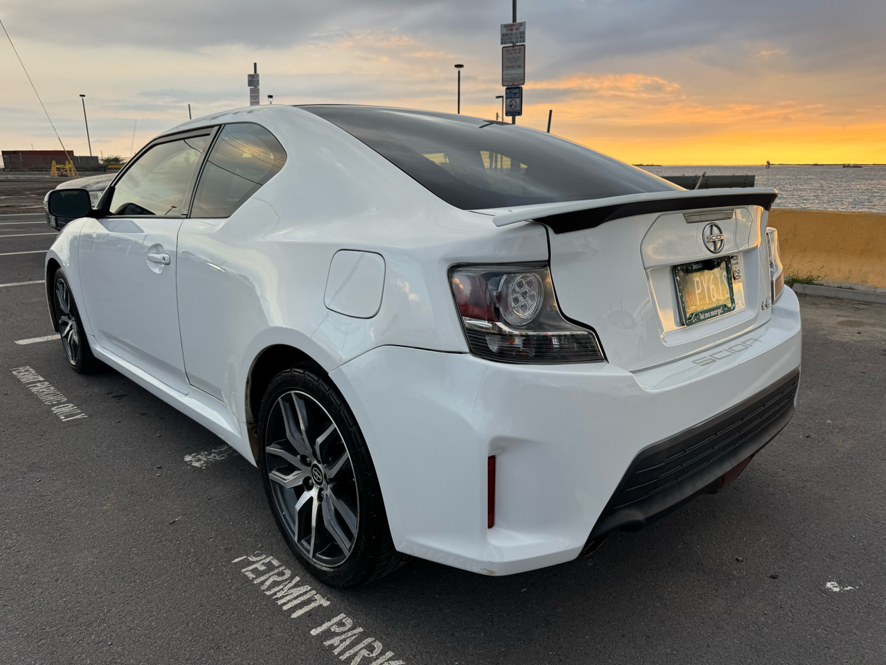 Scion tC Sports Coupe 6-Spd AT 2014