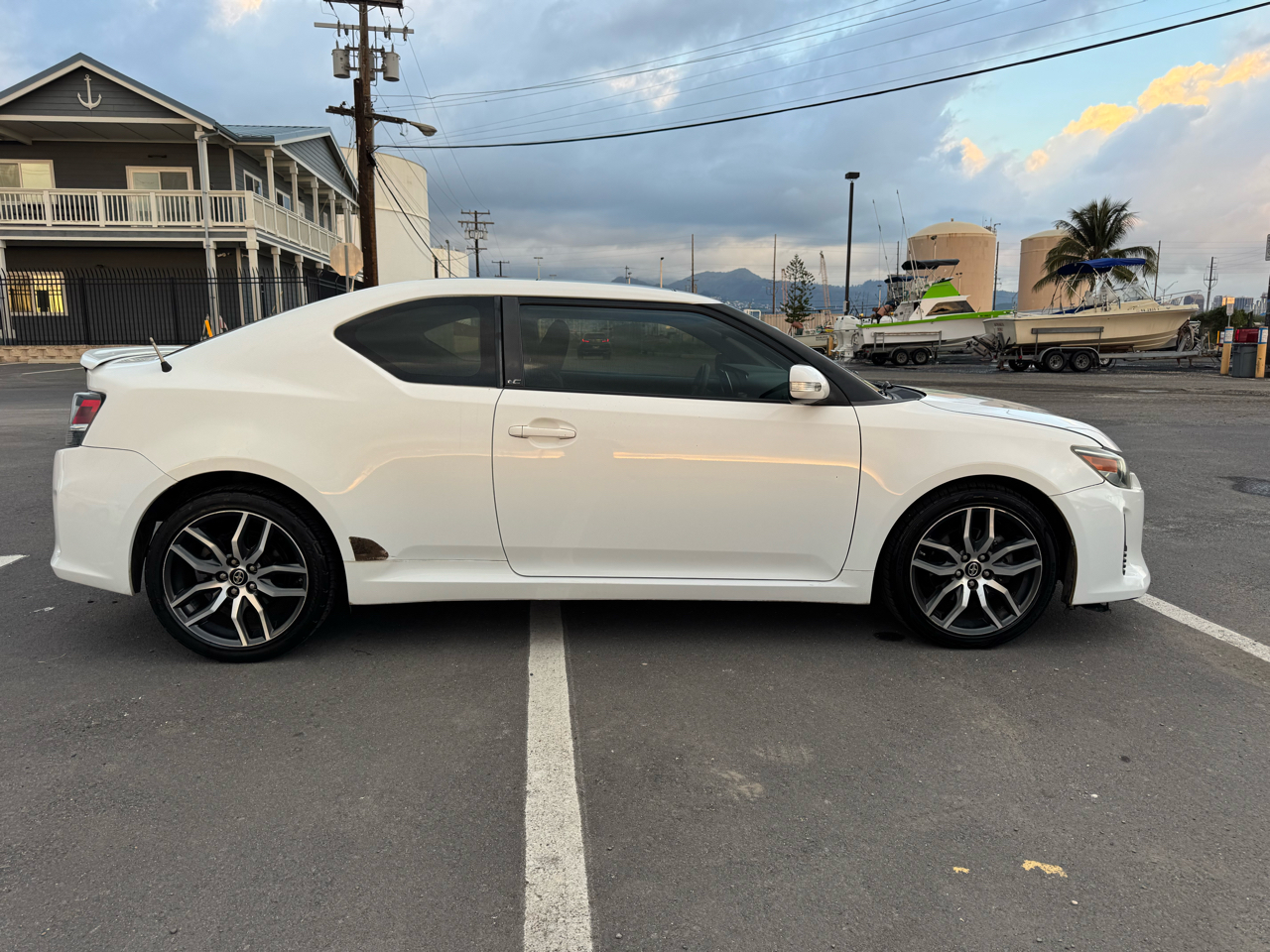 Scion tC Sports Coupe 6-Spd AT 2014