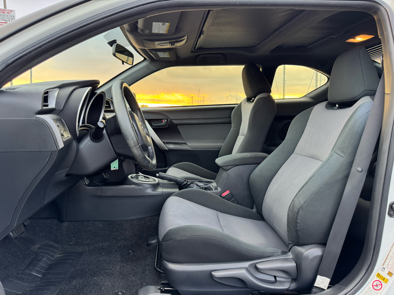 Scion tC Sports Coupe 6-Spd AT 2014