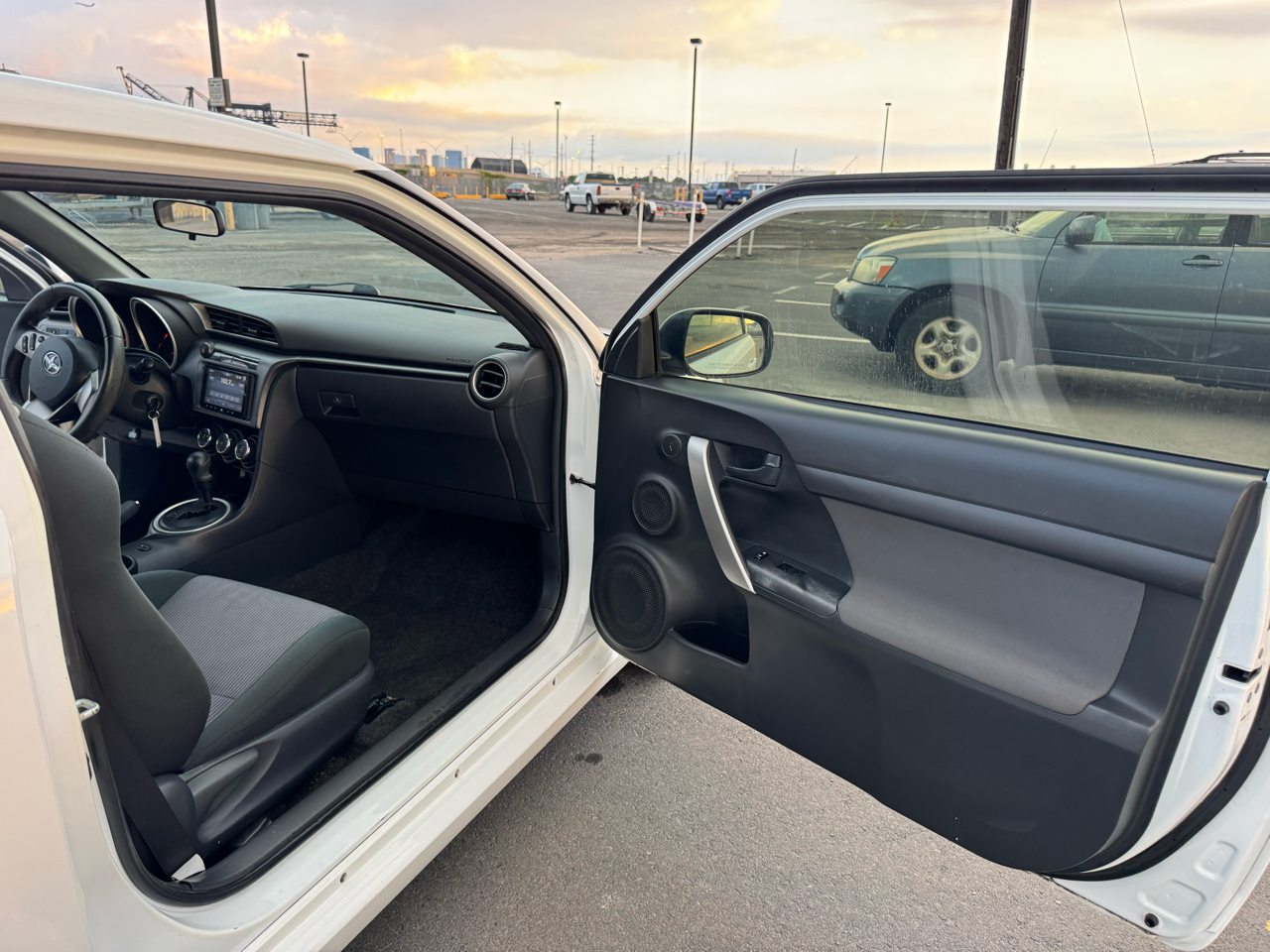 Scion tC Sports Coupe 6-Spd AT 2014