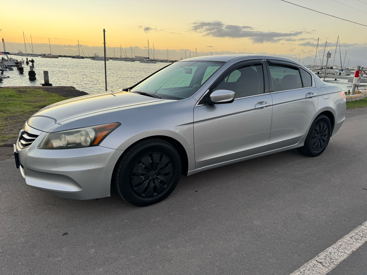Honda Accord LX sedan AT 2011