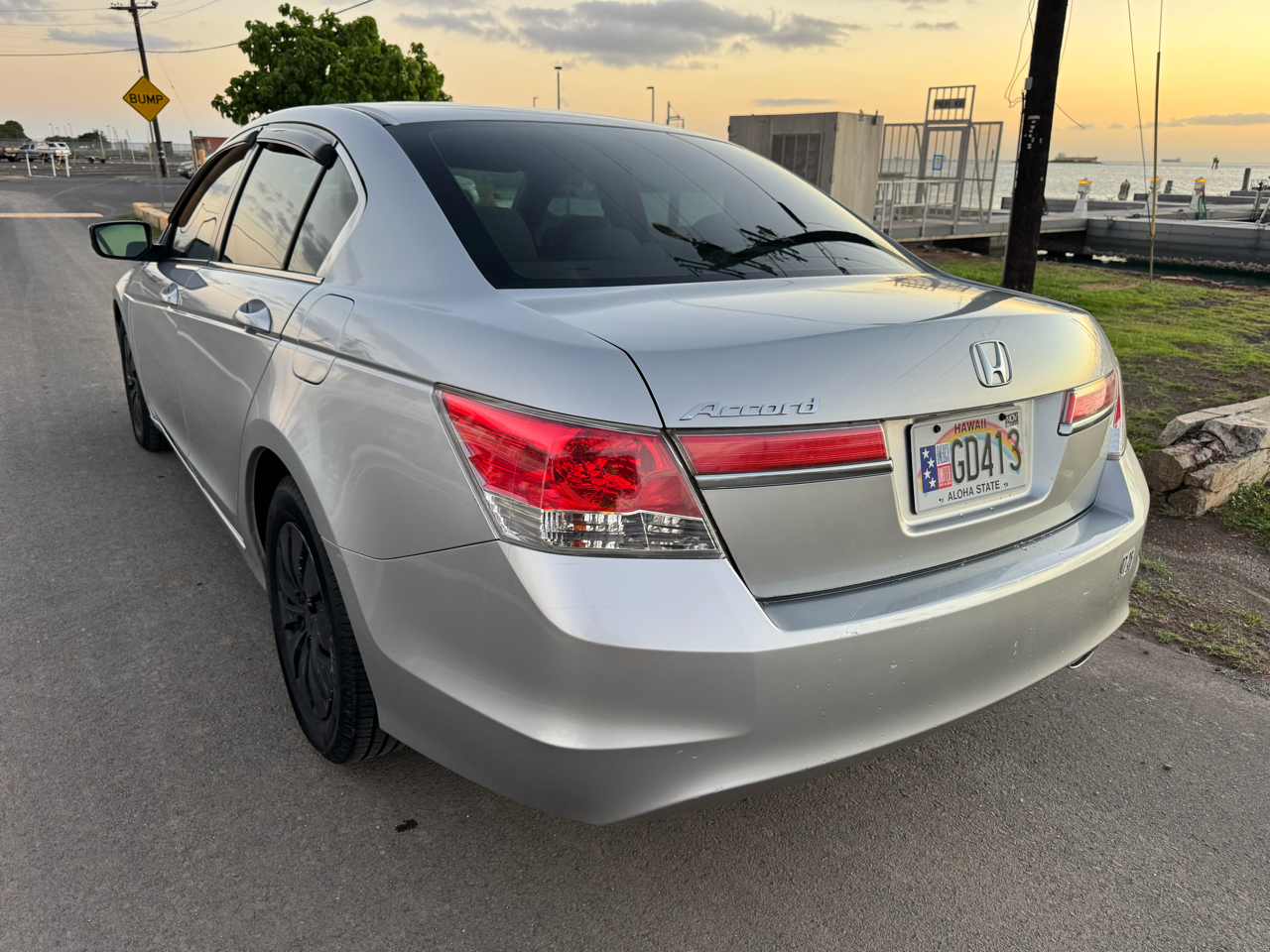 Honda Accord LX sedan AT 2011