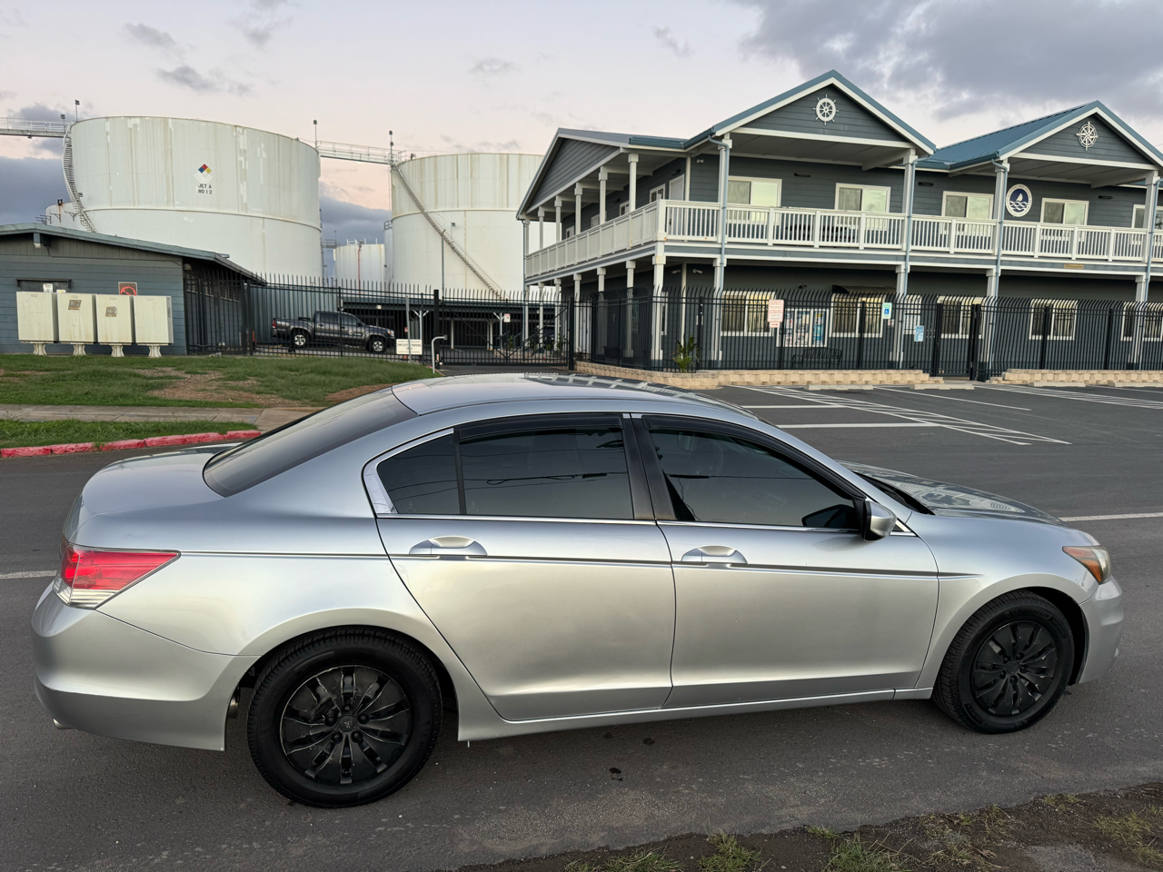 Honda Accord LX sedan AT 2011