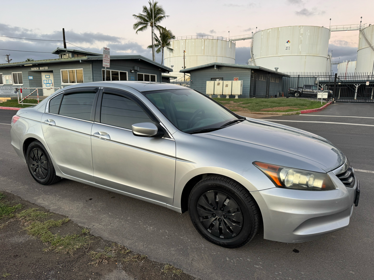 Honda Accord LX sedan AT 2011