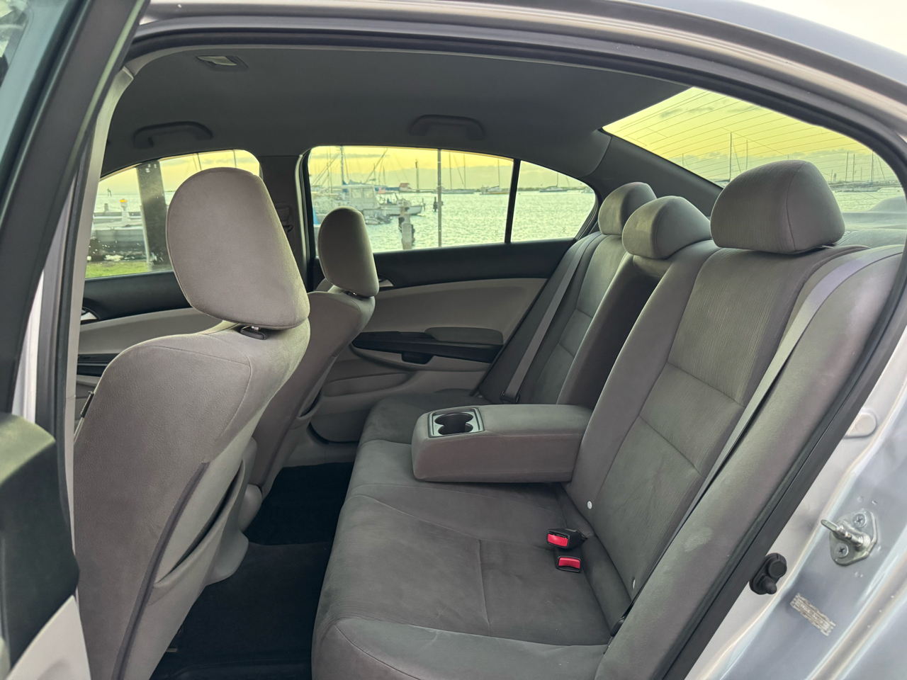 Honda Accord LX sedan AT 2011