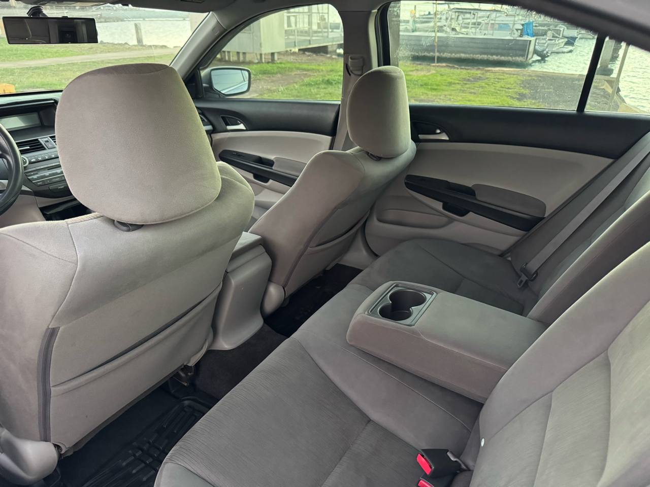 Honda Accord LX sedan AT 2011