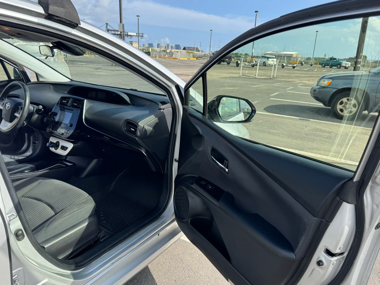 Toyota Prius Two 2017