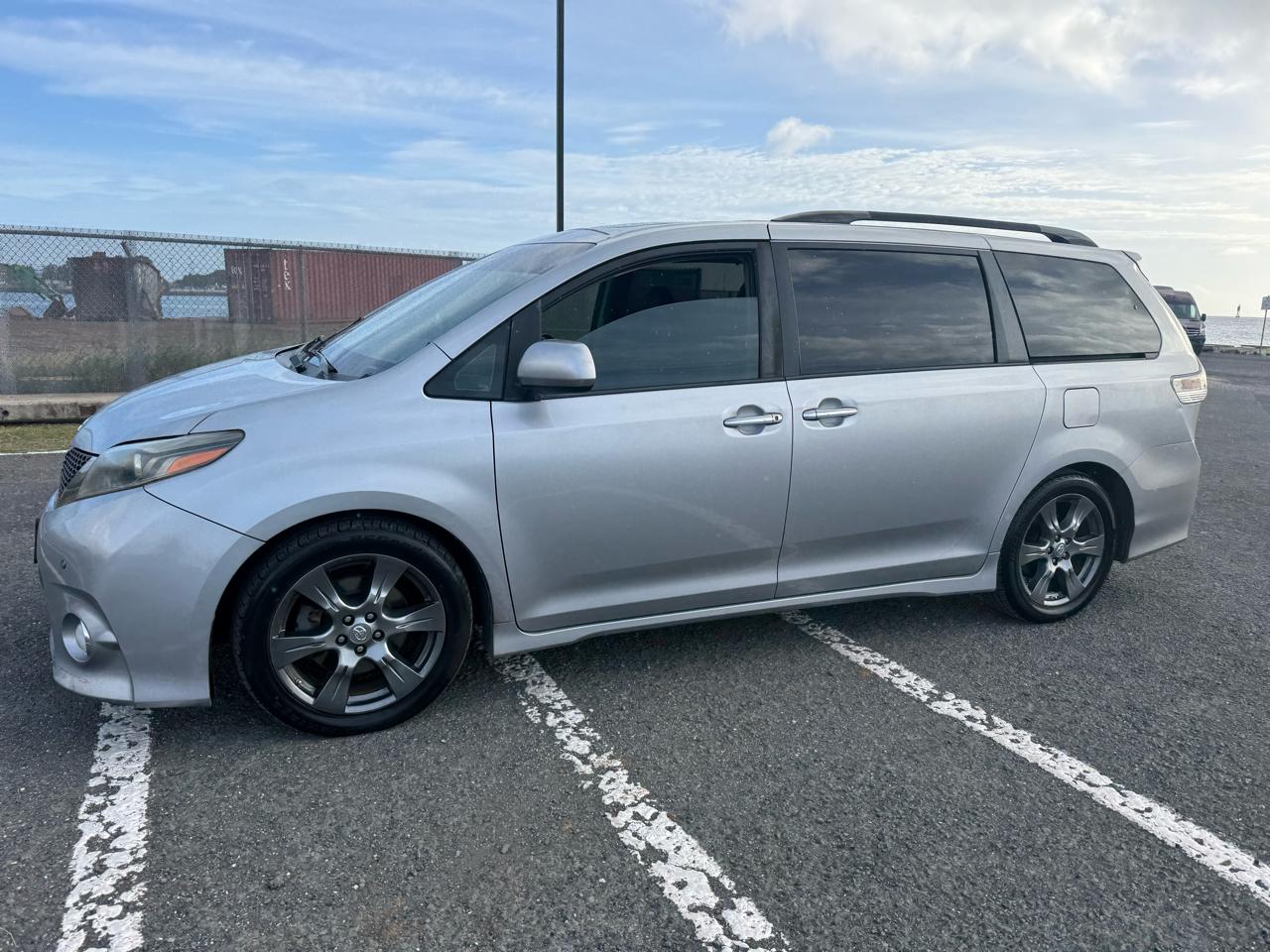 Toyota Sienna SE 8-Passenger 2017
