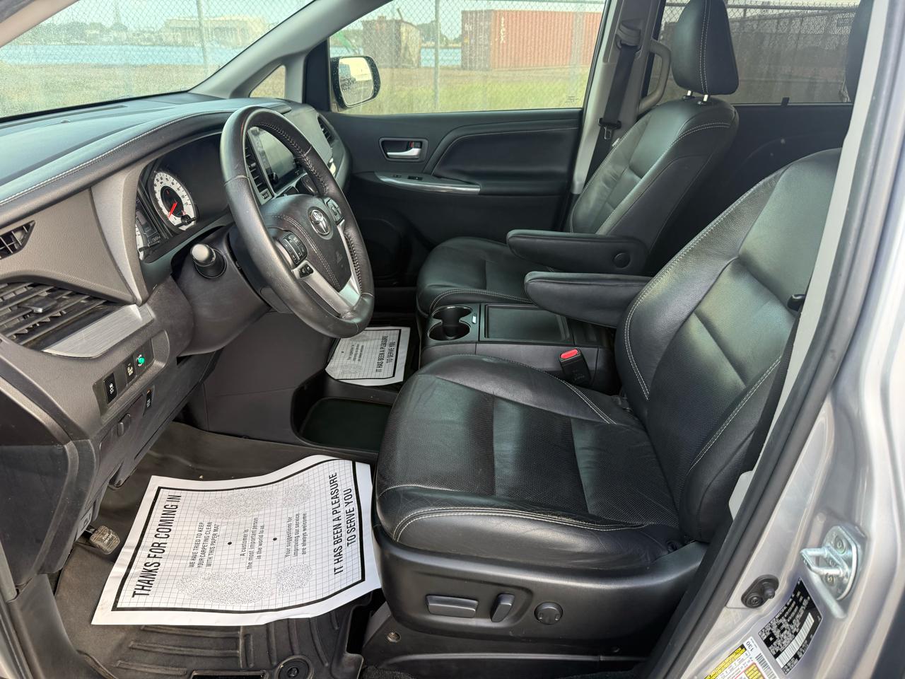 Toyota Sienna SE 8-Passenger 2017