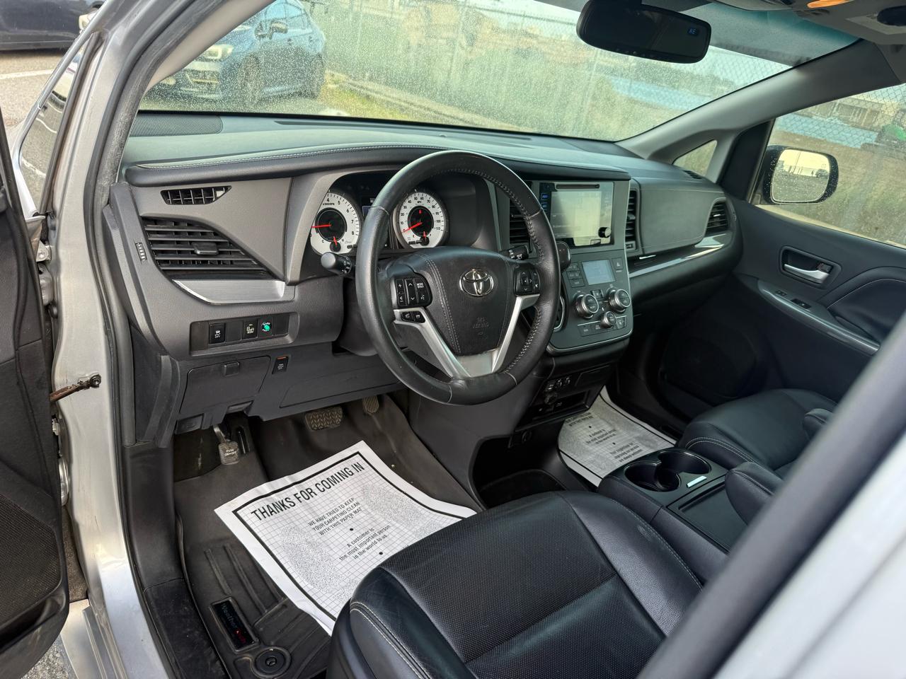 Toyota Sienna SE 8-Passenger 2017